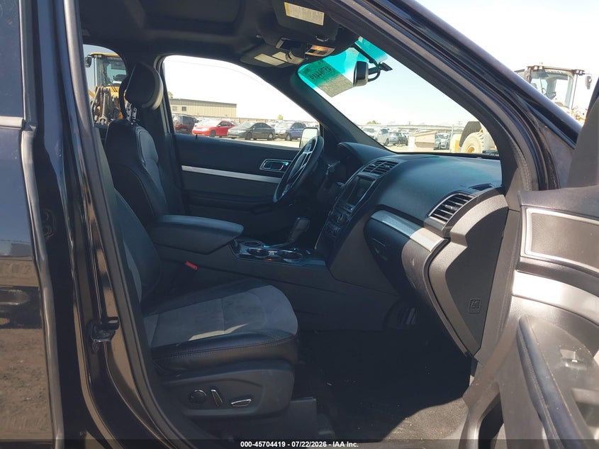 2017 Ford Explorer VIN 1FM5K7D8XHGB32108 IAAI salvage auction — REAR END, Salvage (California), sold $3,000 on 2026-07-30 (photo 5)
