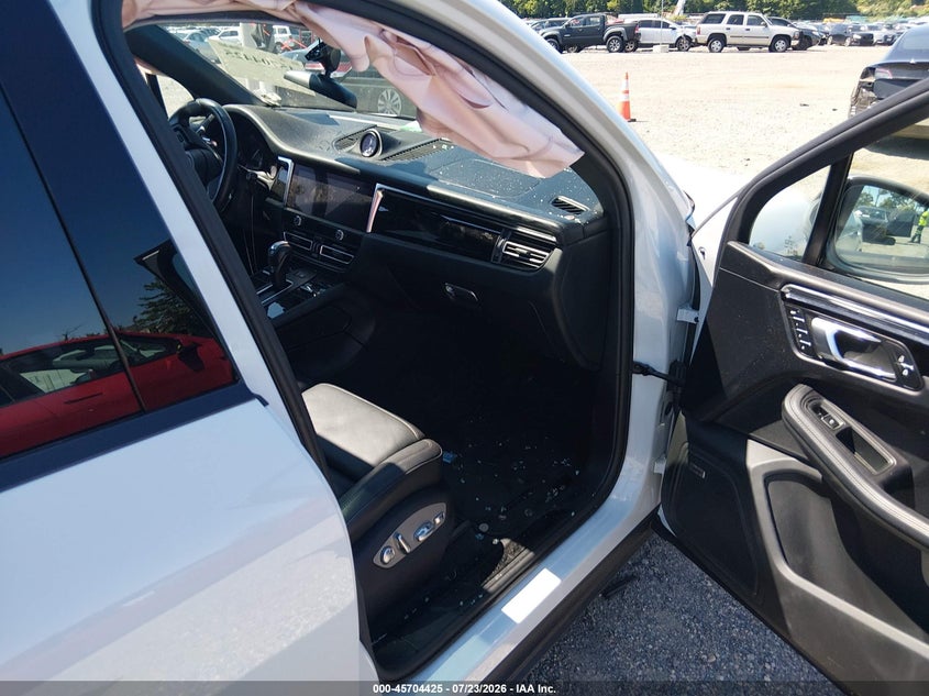 2024 Porsche Macan VIN WP1AA2A54RLB08221 IAAI salvage auction — FRONT & REAR, Salvage (Idaho), sold $9,900 on 2026-08-12 (photo 5)