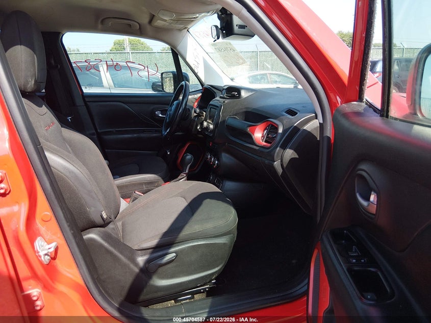 2017 Jeep Renegade VIN ZACCJBCBXHPG28138 IAAI salvage auction — NORMAL WEAR, Clear (Kansas), sold $1,400 on 2026-08-07 (photo 5)