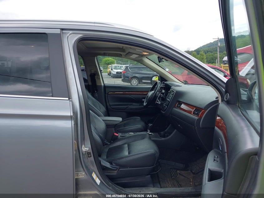 2015 Mitsubishi Outlander VIN JA4JZ4AXXFZ012538 IAAI salvage auction — FRONT END, Salvage Title, sold $825 on 2026-09-01 (photo 5)