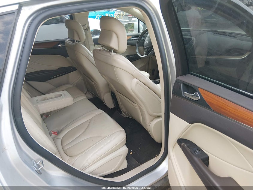 2017 Lincoln Mkc VIN 5LMCJ2C94HUL00587 IAAI salvage auction — RIGHT FRONT, Wait Title, sold $2,000 on 2026-09-16 (photo 8)