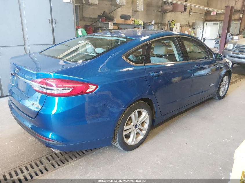 2018 Ford Fusion VIN 3FA6P0UU7JR235893 IAAI salvage auction — NORMAL WEAR, SF97 (Rhode Island), sold $9,500 on 2026-09-08 (photo 4)
