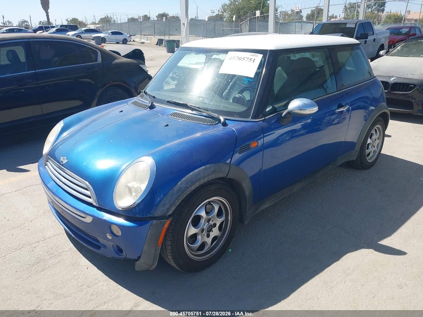2005 Mini Cooper VIN WMWRC33525TJ73271 IAAI salvage auction — FRONT END, Salvage (California), sold $500 on 2026-08-12 (photo 2)