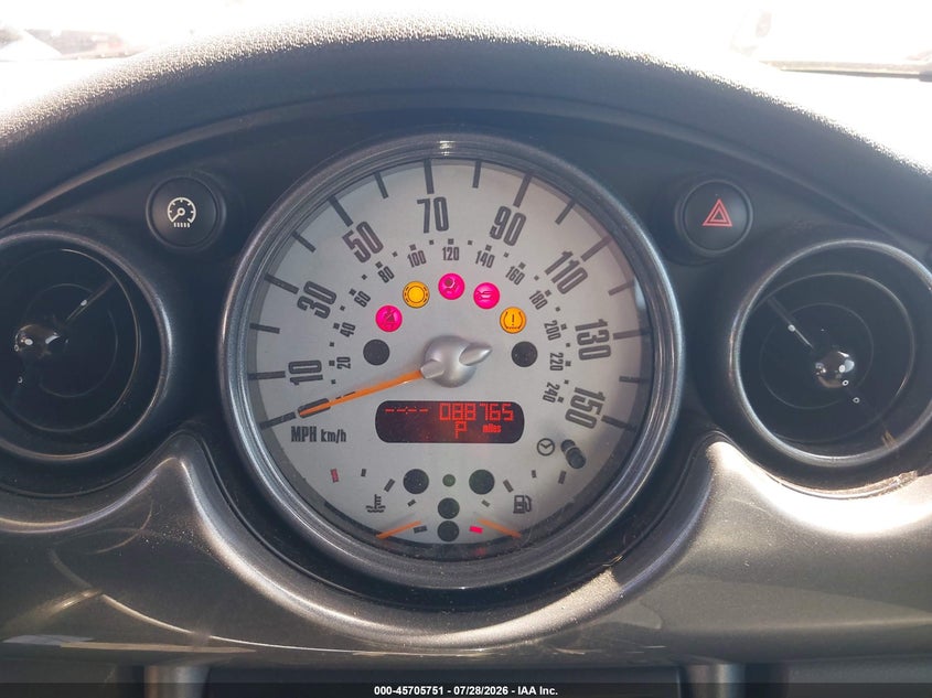 2005 Mini Cooper VIN WMWRC33525TJ73271 IAAI salvage auction — FRONT END, Salvage (California), sold $500 on 2026-08-12 (photo 7)