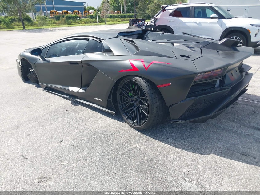 2018 Lamborghini VIN ZHWUG4ZD5JLA06879 IAAI salvage auction — ALL OVER, Clear (South Carolina), sold $35,750 on 2026-07-30 (photo 3)