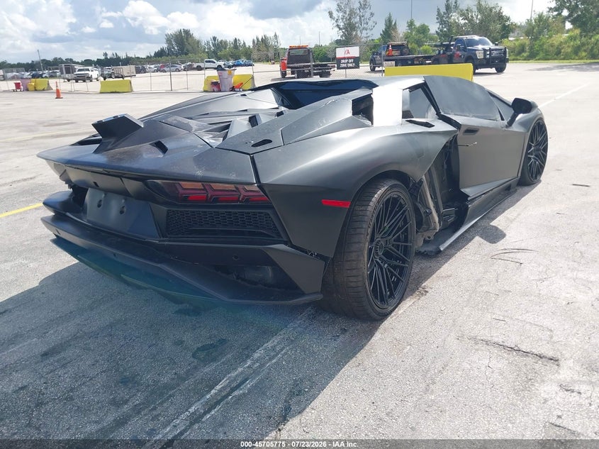 2018 Lamborghini VIN ZHWUG4ZD5JLA06879 IAAI salvage auction — ALL OVER, Clear (South Carolina), sold $35,750 on 2026-07-30 (photo 4)