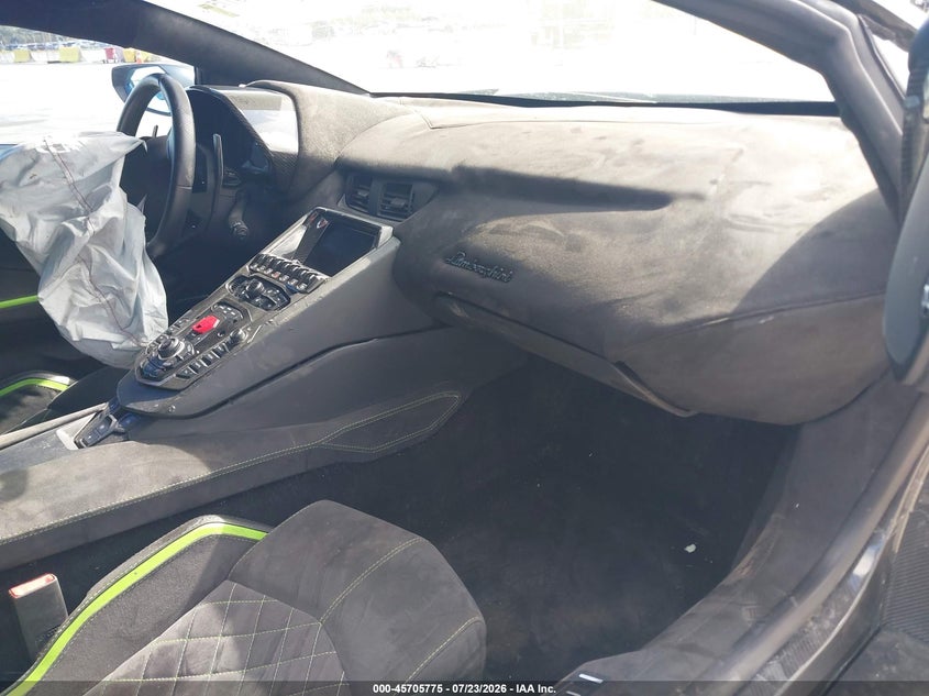 2018 Lamborghini VIN ZHWUG4ZD5JLA06879 IAAI salvage auction — ALL OVER, Clear (South Carolina), sold $35,750 on 2026-07-30 (photo 5)