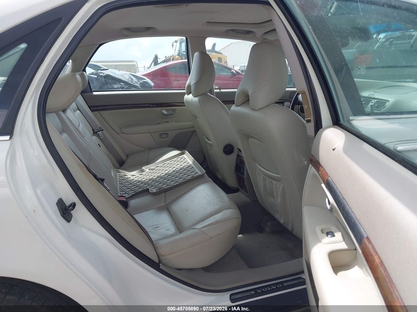2006 Volvo S80 VIN YV1TS592461445444 IAAI salvage auction — NORMAL WEAR, Clear (Mississippi), sold $275 on 2026-08-05 (photo 8)