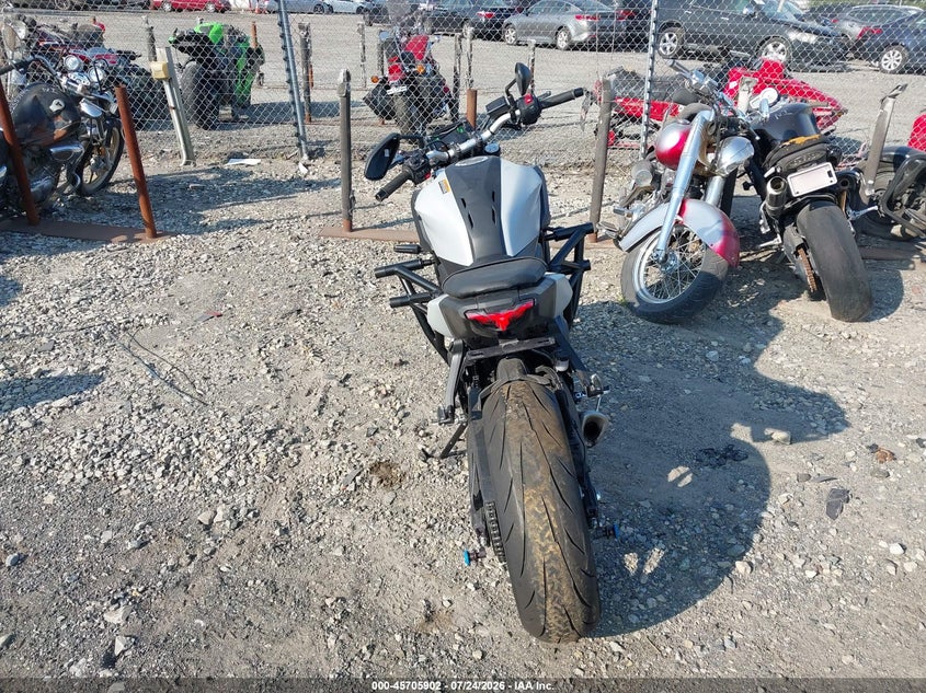 2025 Yamaha VIN JYARM48EXSA001927 IAAI salvage auction — FRONT END, Wait Title, sold $3,250 on 2026-09-02 (photo 6)