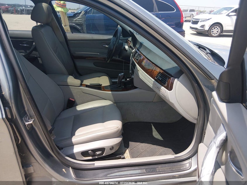 2011 BMW 3 series VIN WBAPH7C5XBA801746 IAAI salvage auction — NORMAL WEAR, Original (Texas), sold $300 on 2026-07-31 (photo 5)