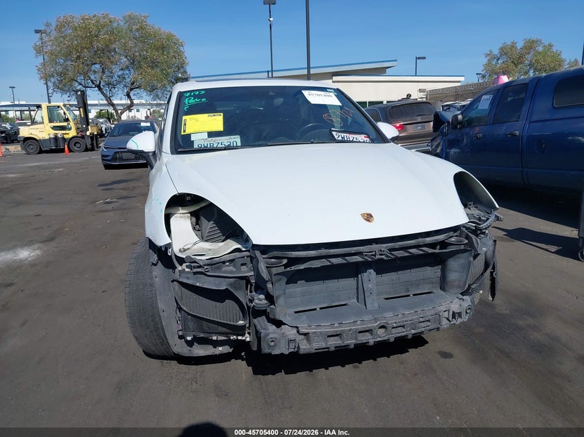 2015 Porsche Cayenne VIN WP1AC2A24FLA80531 IAAI salvage auction — FRONT END, Salvage Title, sold $4,850 on 2026-08-14 (photo 6)