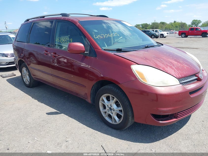 2005 Toyota Sienna VIN 5TDBA22C05S043945 IAAI salvage auction — NORMAL WEAR, Clear (Virginia), sold $475 on 2026-07-28 (photo 1)