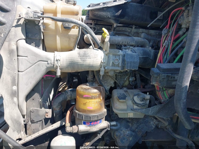 2013 Freightliner Cascadia 113 VIN 1FUJGBDV7DLFD0866 IAAI salvage auction — FRONT END, Wait Title, sold $1,100 on 2026-08-27 (photo 9)