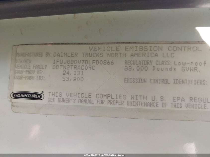 2013 Freightliner Cascadia 113 VIN 1FUJGBDV7DLFD0866 IAAI salvage auction — FRONT END, Wait Title, sold $1,100 on 2026-08-27 (photo 8)