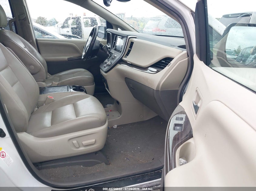 2019 Toyota Sienna VIN 5TDDZ3DC3KS224635 IAAI salvage auction — ROOF, Salvage Title, sold $9,100 on 2026-08-25 (photo 5)