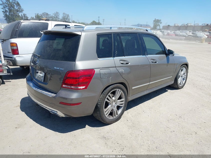2015 Mercedes-benz VIN WDCGG0EB2FG380652 IAAI salvage auction — NORMAL WEAR, Clear - Dealer Only (California), sold $25 on 2026-07-29 (photo 4)