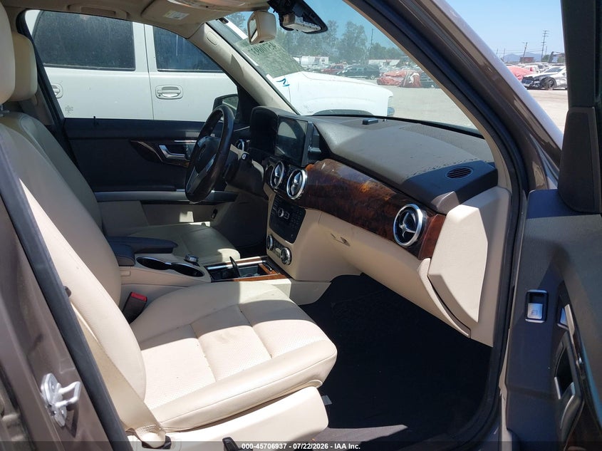 2015 Mercedes-benz VIN WDCGG0EB2FG380652 IAAI salvage auction — NORMAL WEAR, Clear - Dealer Only (California), sold $25 on 2026-07-29 (photo 5)