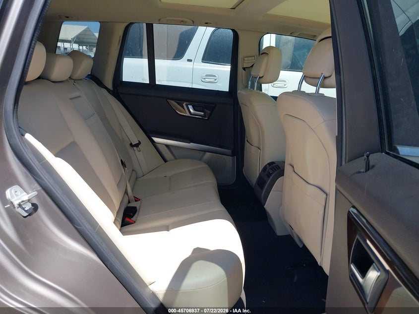 2015 Mercedes-benz VIN WDCGG0EB2FG380652 IAAI salvage auction — NORMAL WEAR, Clear - Dealer Only (California), sold $25 on 2026-07-29 (photo 8)