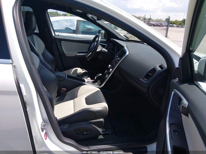 2015 Volvo Xc60 VIN YV440MDK8F2668711 IAAI salvage auction — REAR END, Salvage Title, sold $2,450 on 2026-08-15 (photo 5)