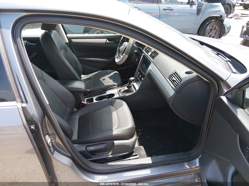 2013 Volkswagen Passat VIN 1VWBH7A35DC128044 IAAI salvage auction — LEFT FRONT, Salvage Title, sold $1,075 on 2026-08-19 (photo 5)