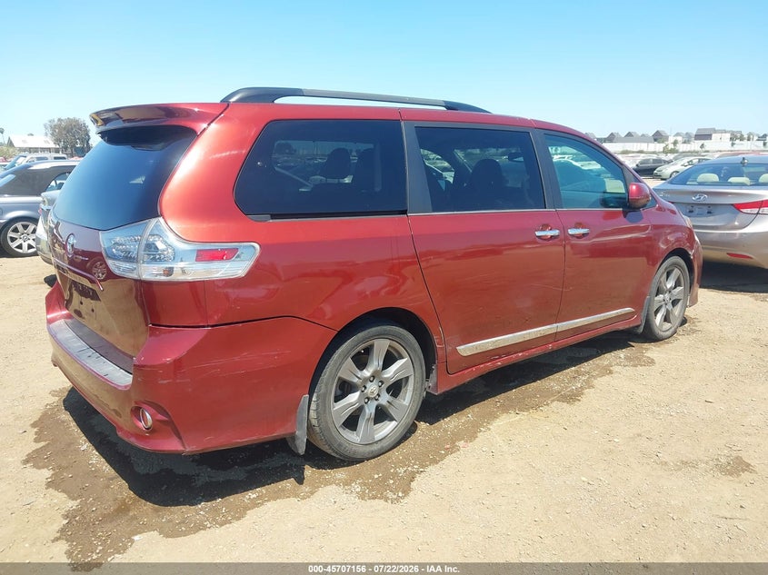 2017 Toyota Sienna VIN 5TDXZ3DC4HS878727 IAAI salvage auction — NORMAL WEAR, Salvage Title, sold $1,050 on 2026-07-29 (photo 4)