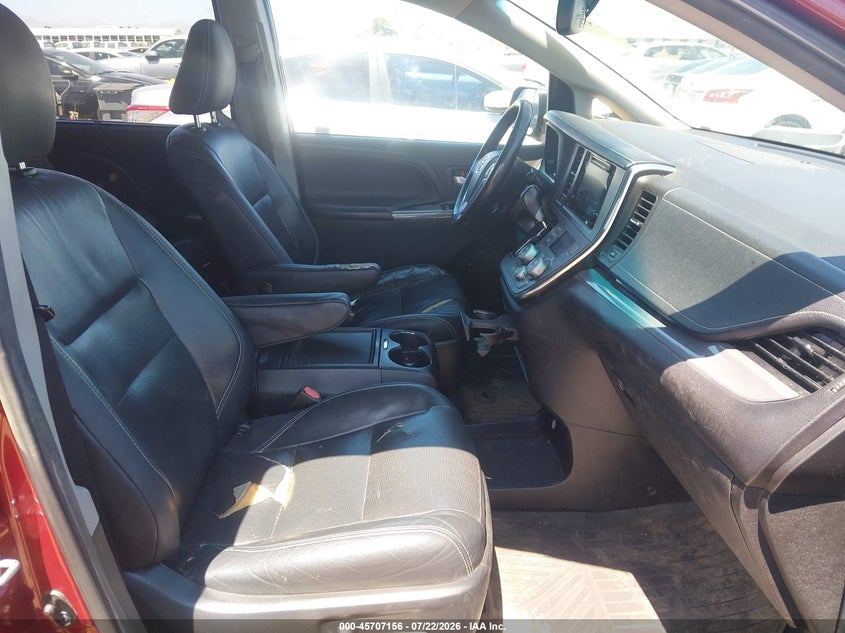 2017 Toyota Sienna VIN 5TDXZ3DC4HS878727 IAAI salvage auction — NORMAL WEAR, Salvage Title, sold $1,050 on 2026-07-29 (photo 5)
