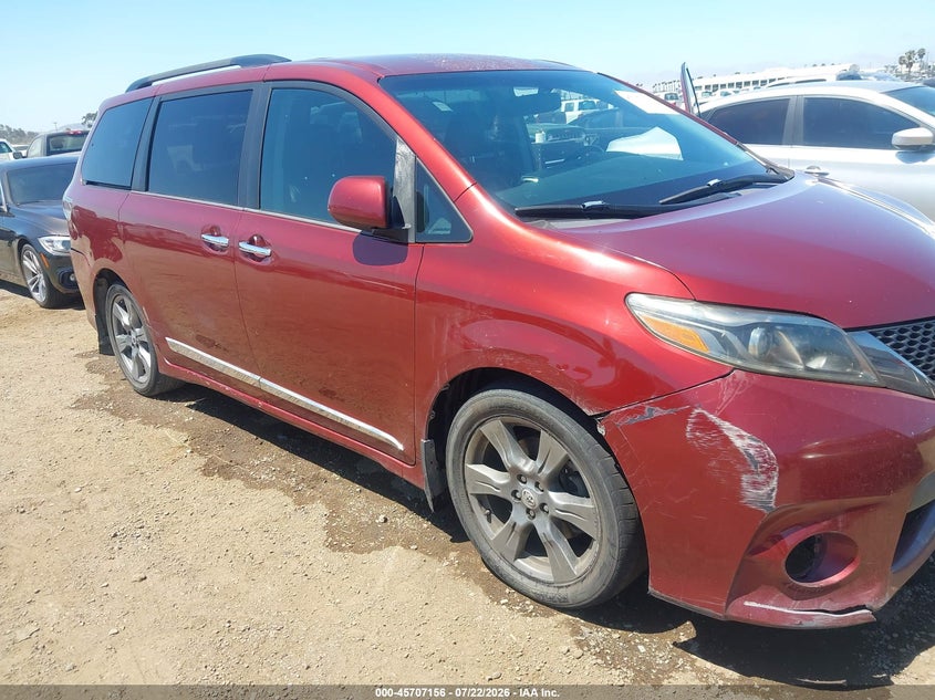 2017 Toyota Sienna VIN 5TDXZ3DC4HS878727 IAAI salvage auction — NORMAL WEAR, Salvage Title, sold $1,050 on 2026-07-29 (photo 6)