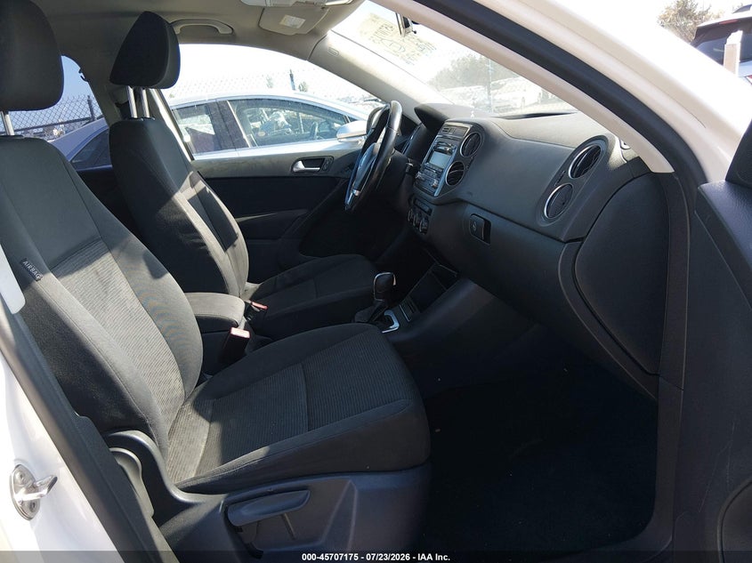 2014 Volkswagen Tiguan VIN WVGAV3AX8EW530784 IAAI salvage auction — FRONT END, Salvage Title, sold $900 on 2026-08-17 (photo 5)