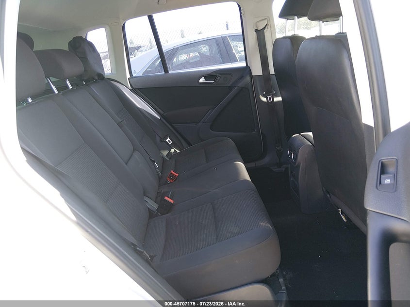2014 Volkswagen Tiguan VIN WVGAV3AX8EW530784 IAAI salvage auction — FRONT END, Salvage Title, sold $900 on 2026-08-17 (photo 8)