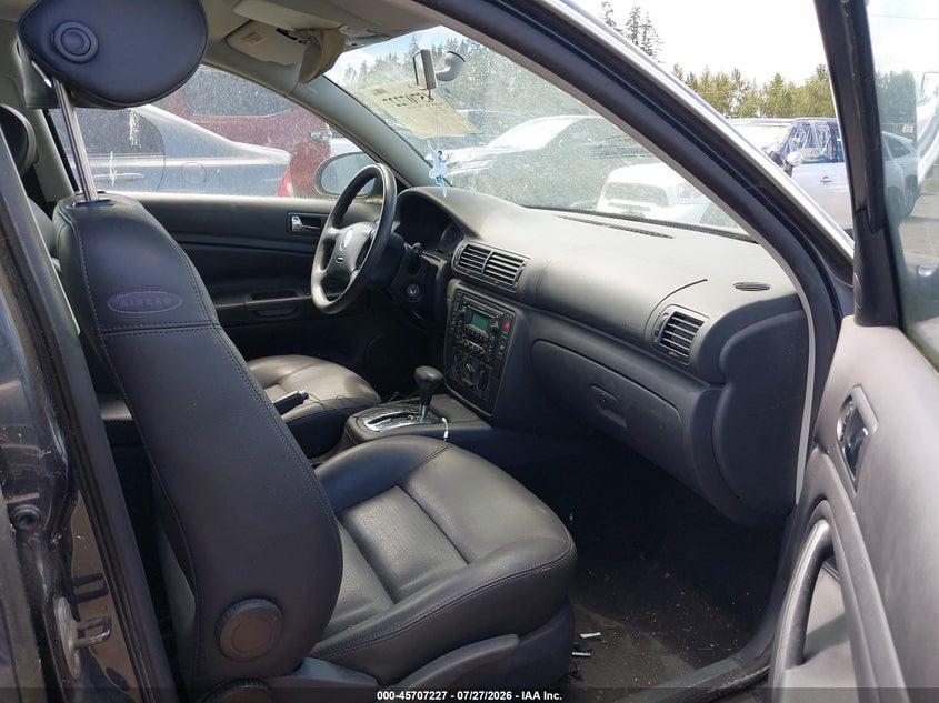 2004 Volkswagen Passat VIN WVWVD63B84E297229 IAAI salvage auction — NORMAL WEAR, Clear (Washington), sold $225 on 2026-08-05 (photo 5)