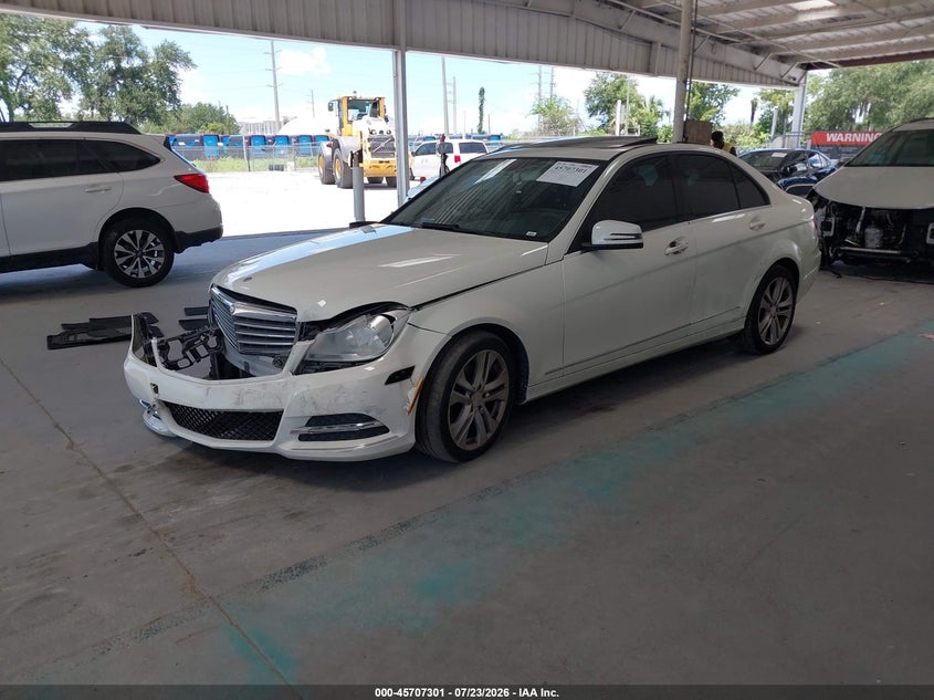 2012 Mercedes-benz C-klasse VIN WDDGF8BB8CR191568 IAAI salvage auction — FRONT END, Wait Title, sold $475 on 2026-08-12 (photo 2)
