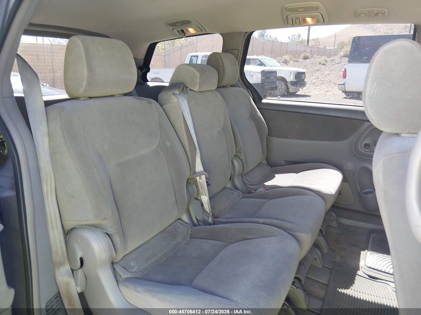 2005 Toyota Sienna VIN 5TDZA23C35S251282 IAAI salvage auction — NORMAL WEAR, Regular (Nevada), sold $325 on 2026-07-31 (photo 8)