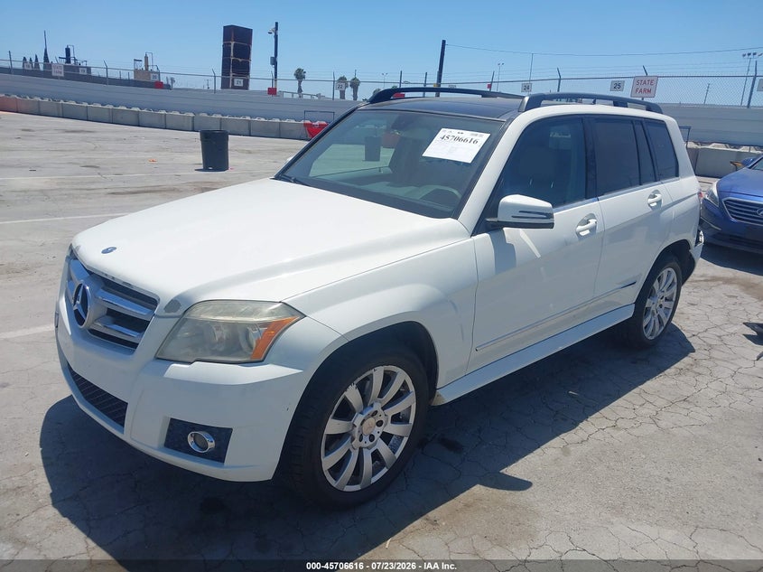 2010 Mercedes-benz Glk-class VIN WDCGG5GB8AF448381 IAAI salvage auction — REAR END, Salvage (California), sold $1,150 on 2026-08-19 (photo 2)