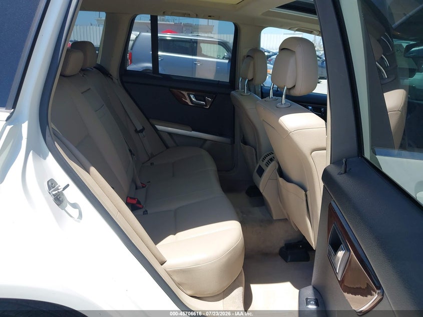 2010 Mercedes-benz Glk-class VIN WDCGG5GB8AF448381 IAAI salvage auction — REAR END, Salvage (California), sold $1,150 on 2026-08-19 (photo 8)