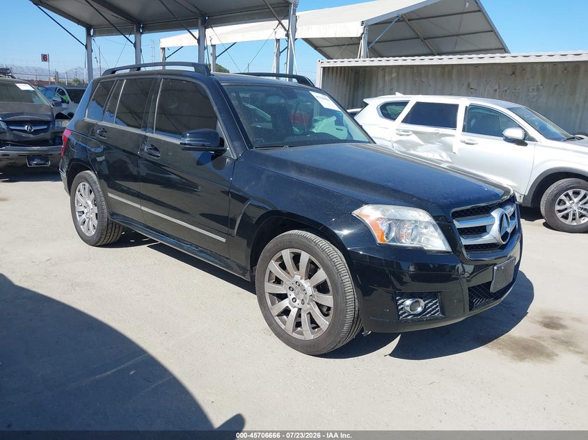 2012 Mercedes-benz Glk-klasse VIN WDCGG5GB0CF883785 IAAI salvage auction — REAR END, Salvage Title, sold $2,000 on 2026-08-06 (photo 1)