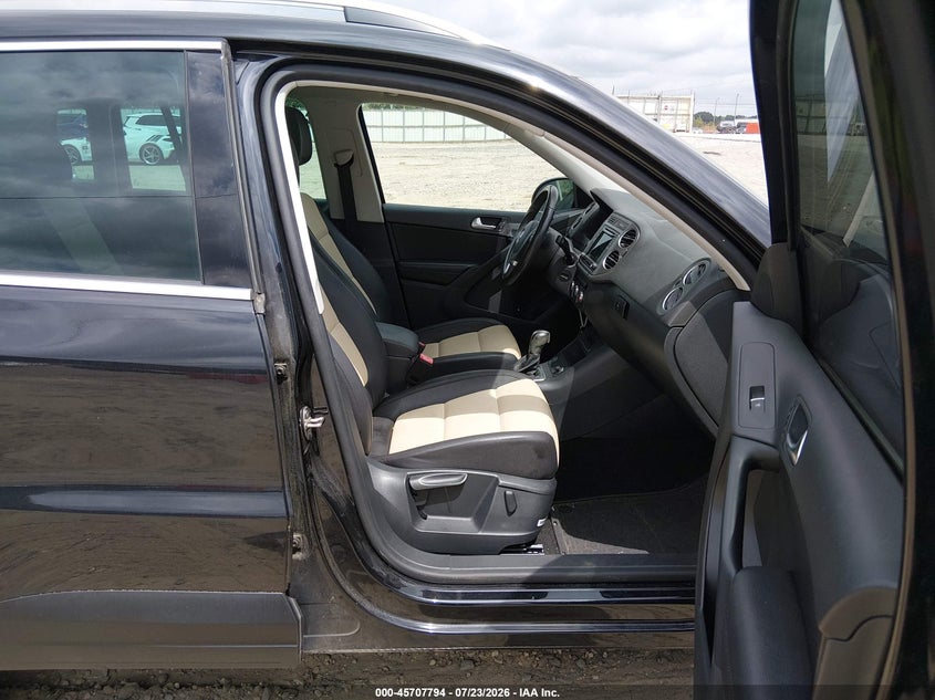 2017 Volkswagen Tiguan VIN WVGRV7AX8HK008971 IAAI salvage auction — NORMAL WEAR, Clear (Georgia), sold $25 on 2026-07-30 (photo 5)