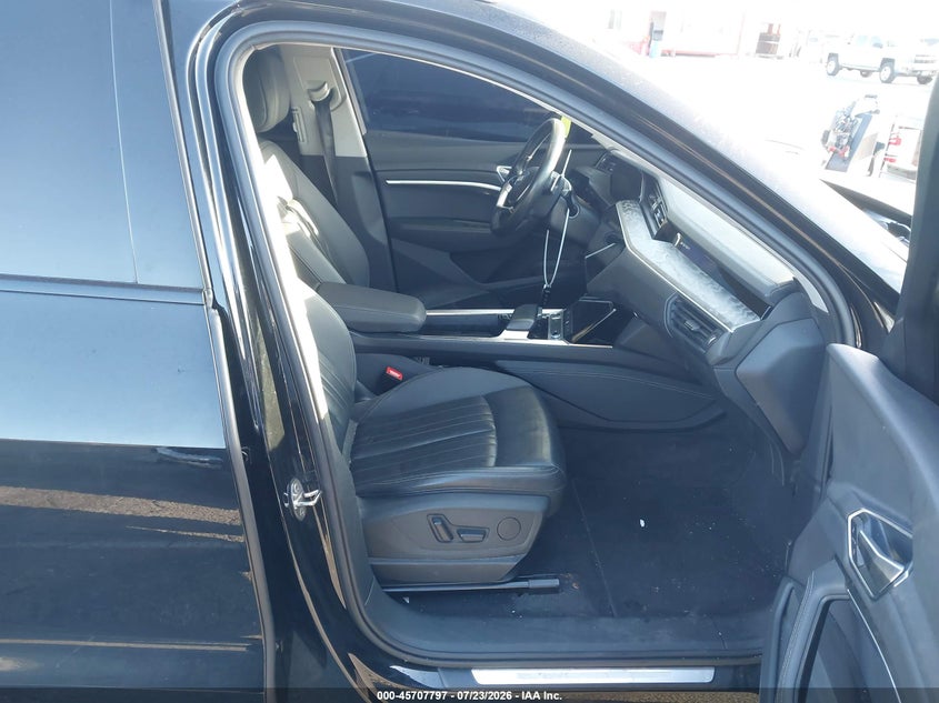 2021 Audi E-tron VIN WA1AAAGE1MB010971 IAAI salvage auction — FRONT END, Wait Title, sold $8,675 on 2026-08-13 (photo 5)