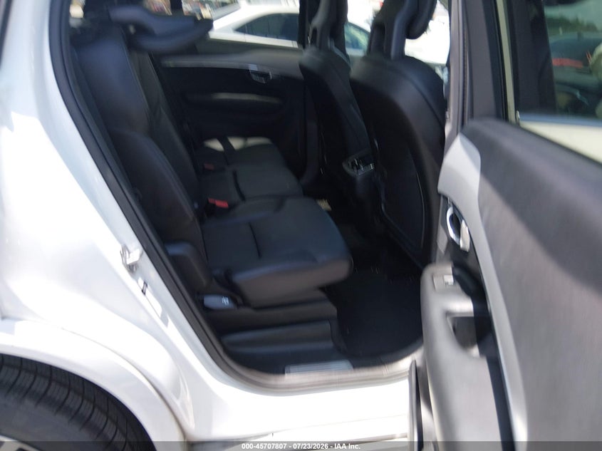 2022 Volvo Xc90 VIN YV4102CK1N1801032 IAAI salvage auction — RIGHT FRONT, Wait Title, sold $13,500 on 2026-08-27 (photo 8)