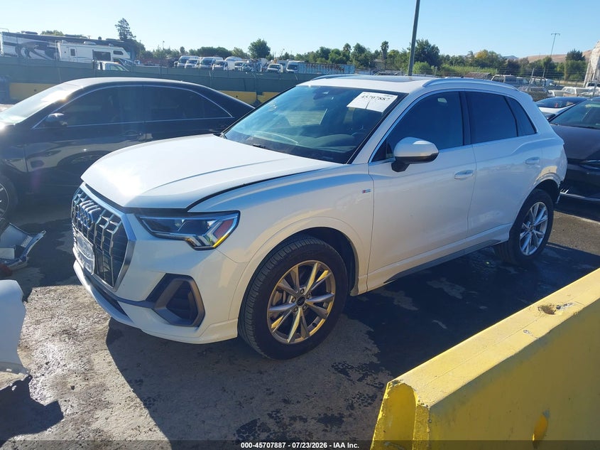 2024 Audi Q3 VIN WA1DECF31R1061400 IAAI salvage auction — REAR END, Salvage Title, sold $11,900 on 2026-08-20 (photo 2)