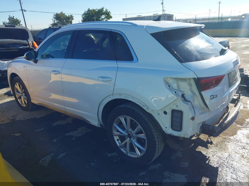 2024 Audi Q3 VIN WA1DECF31R1061400 IAAI salvage auction — REAR END, Salvage Title, sold $11,900 on 2026-08-20 (photo 3)