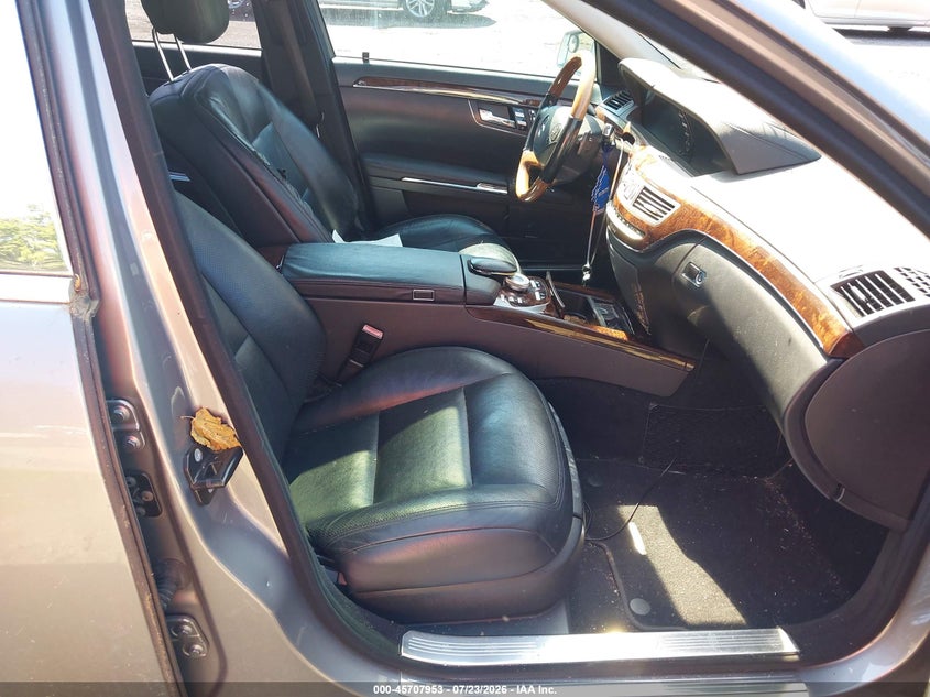 2011 Mercedes-benz S class VIN WDDNG8GB5BA393987 IAAI salvage auction — NORMAL WEAR, Clear (Maryland), sold $25 on 2026-07-29 (photo 5)