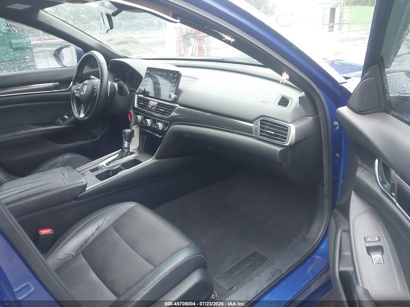 2018 Honda Accord VIN 1HGCV1F3XJA210415 IAAI salvage auction — SIDE, Wait Title, sold $2,750 on 2026-08-19 (photo 5)