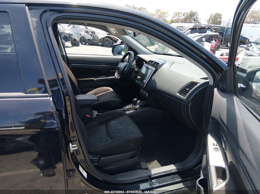 2021 Mitsubishi Outlander VIN JA4APVAU8MU019418 IAAI salvage auction — RIGHT FRONT, Salvage (California), sold $2,800 on 2026-08-03 (photo 5)
