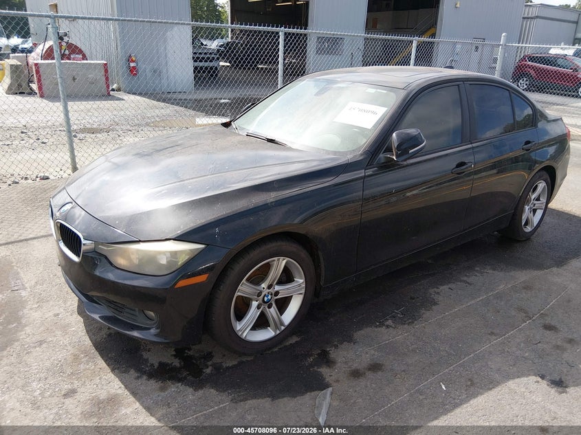 2014 BMW 3 series VIN WBA3A5C52EP601520 IAAI salvage auction — NORMAL WEAR, Clear (Georgia), sold $450 on 2026-08-19 (photo 2)