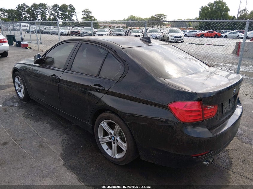 2014 BMW 3 series VIN WBA3A5C52EP601520 IAAI salvage auction — NORMAL WEAR, Clear (Georgia), sold $450 on 2026-08-19 (photo 3)