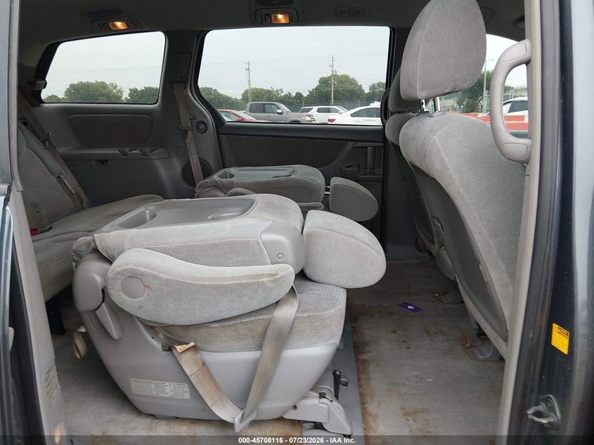 2009 Toyota Sienna VIN 5TDZK23CX9S234675 IAAI salvage auction — NORMAL WEAR, Clear (Kansas), sold $600 on 2026-07-31 (photo 8)