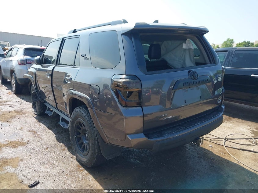 2020 Toyota 4runner VIN JTEBU5JR5L5773654 IAAI salvage auction — FRONT END, Wait Title, sold $12,100 on 2026-10-10 (photo 3)