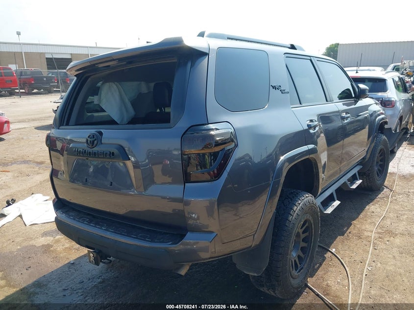 2020 Toyota 4runner VIN JTEBU5JR5L5773654 IAAI salvage auction — FRONT END, Wait Title, sold $12,100 on 2026-10-10 (photo 4)