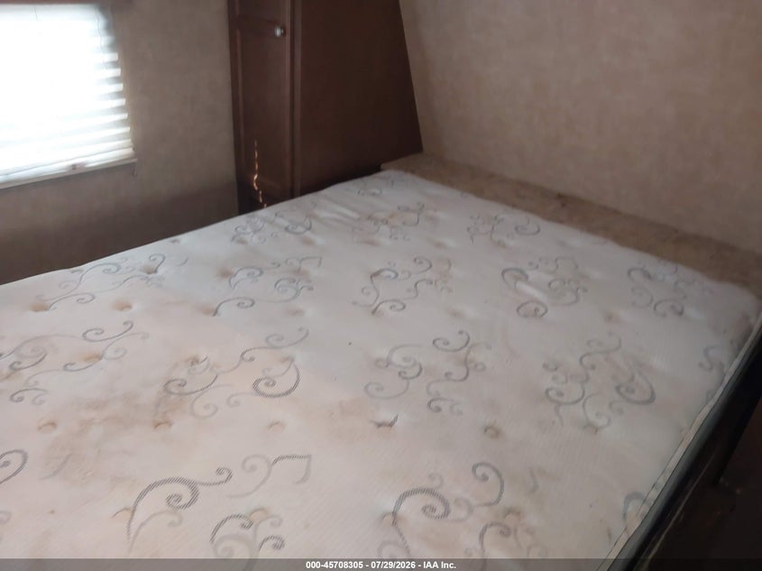 2014 VIN 4EZT13023E8034311 IAAI salvage auction — Right Side, Clear, sold $975 on 2026-10-13 (photo 5)