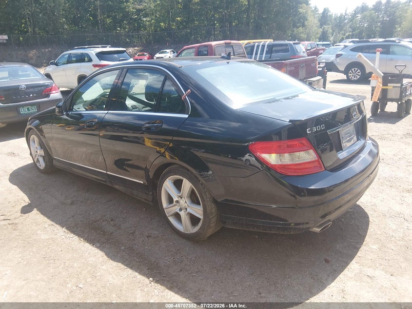 2010 Mercedes-benz C class VIN WDDGF8BB7AR088154 IAAI salvage auction — NORMAL WEAR, Original (Vermont), sold $700 on 2026-07-23 (photo 3)